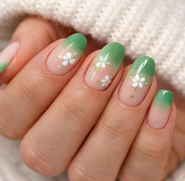 image-25 17 Pretty & Subtle St. Patrick’s Day Nail Ideas You’ll Want to Copy