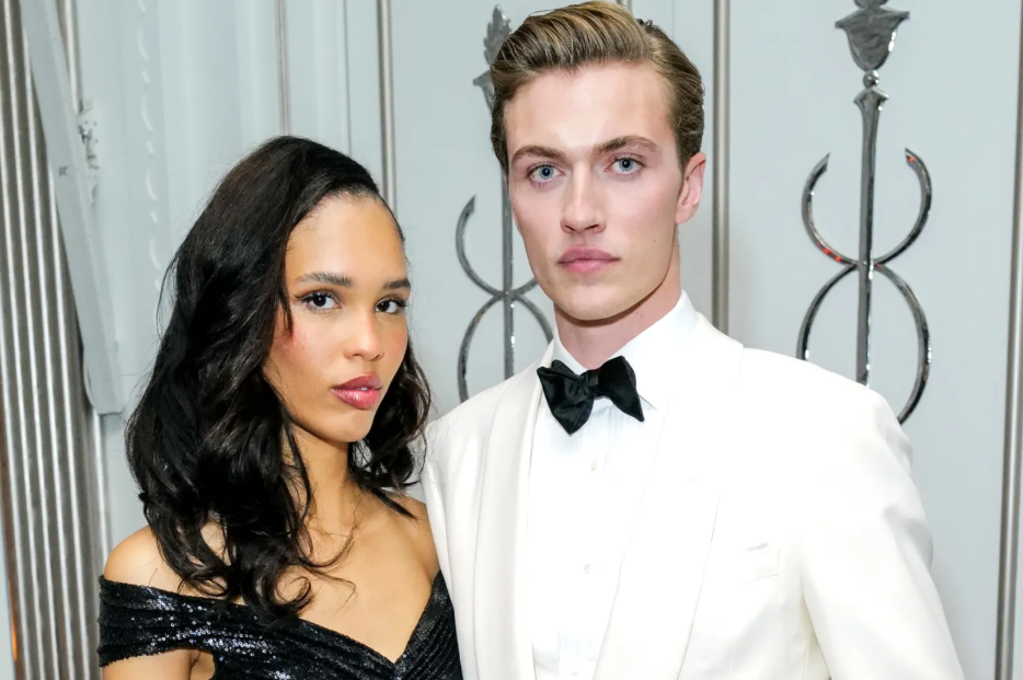 image-34 You Won’t Believe These 11 Celebrity Couples Married Young — And Stayed Together