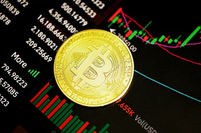 image Bitcoin Rebounds as Big Tech Earnings Boost Market Sentiment — But Short-Term Risks Still Loom